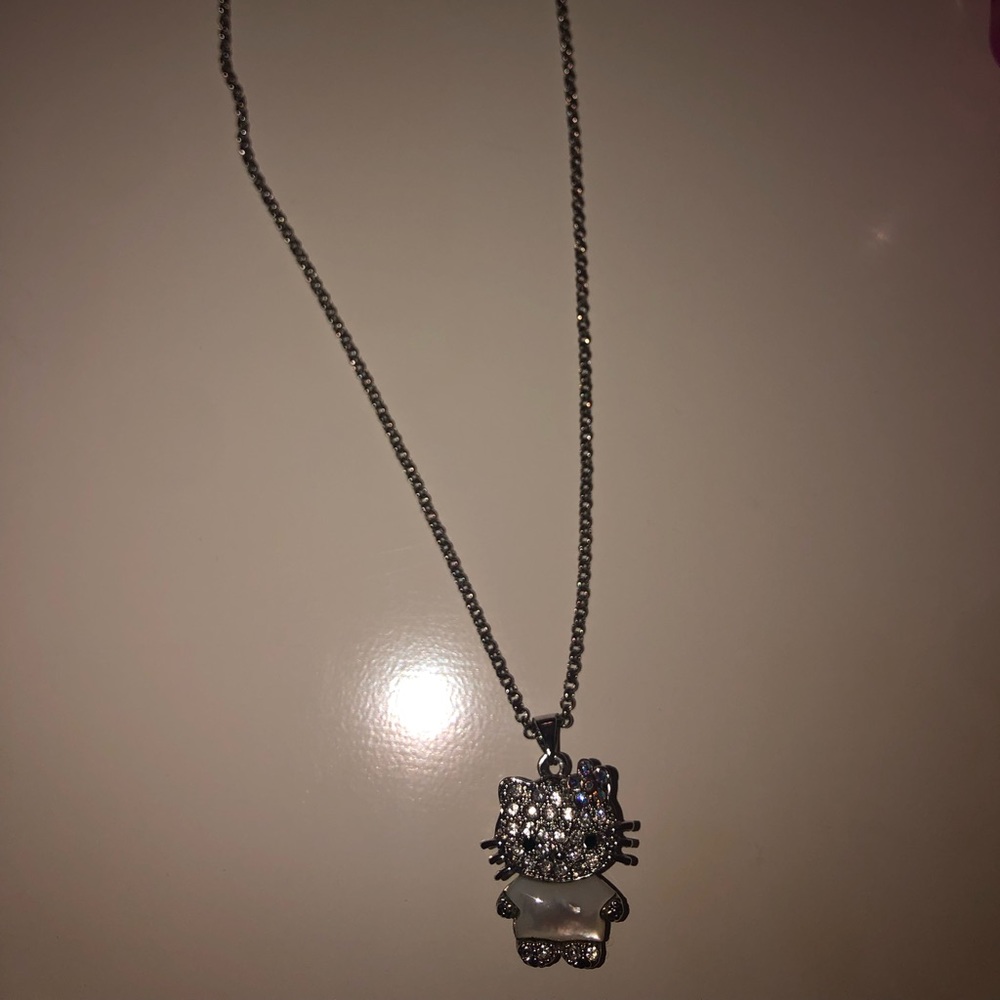 Hello kitty necklace
